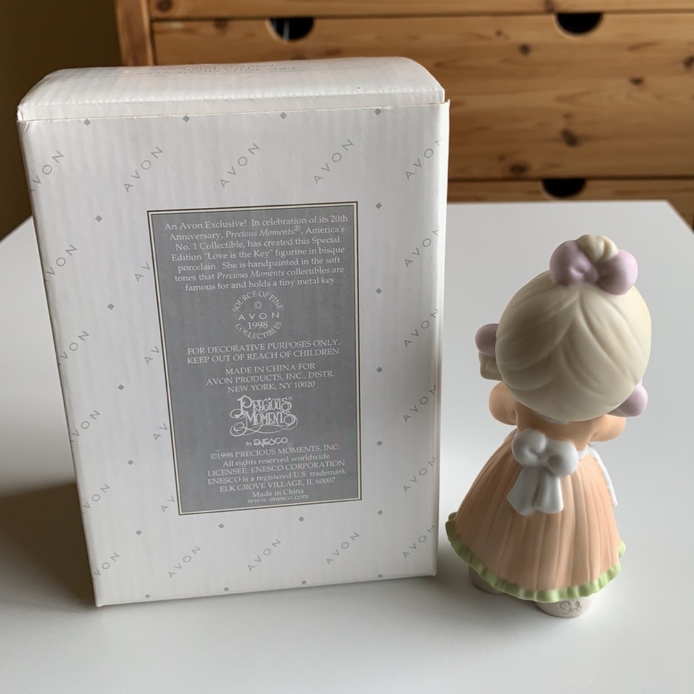 NIB Enesco Precious Moments “Love is the Key” 1998 20th Anniversary Special Ed. - Picture 4 of 6